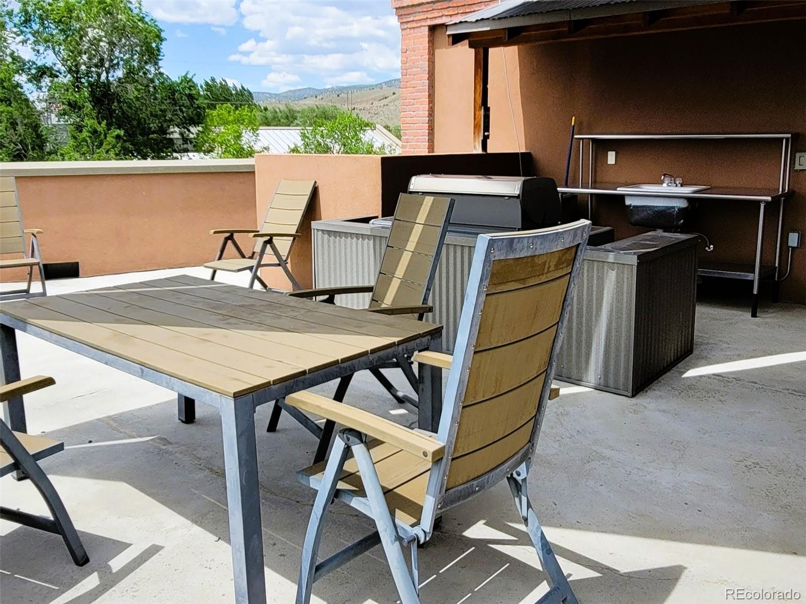 130 W Sackett Avenue Unit: L