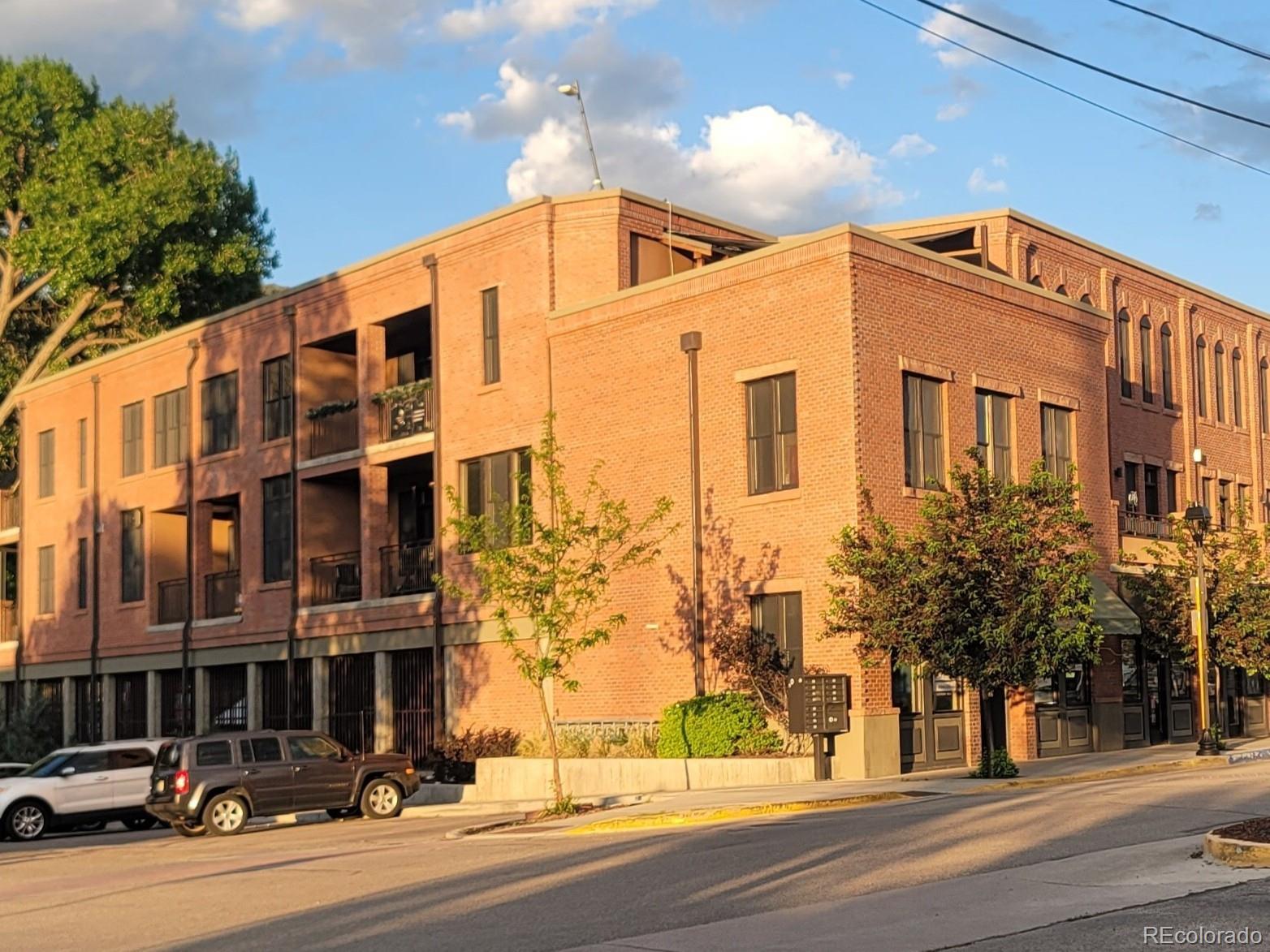 130 W Sackett Avenue Unit: L