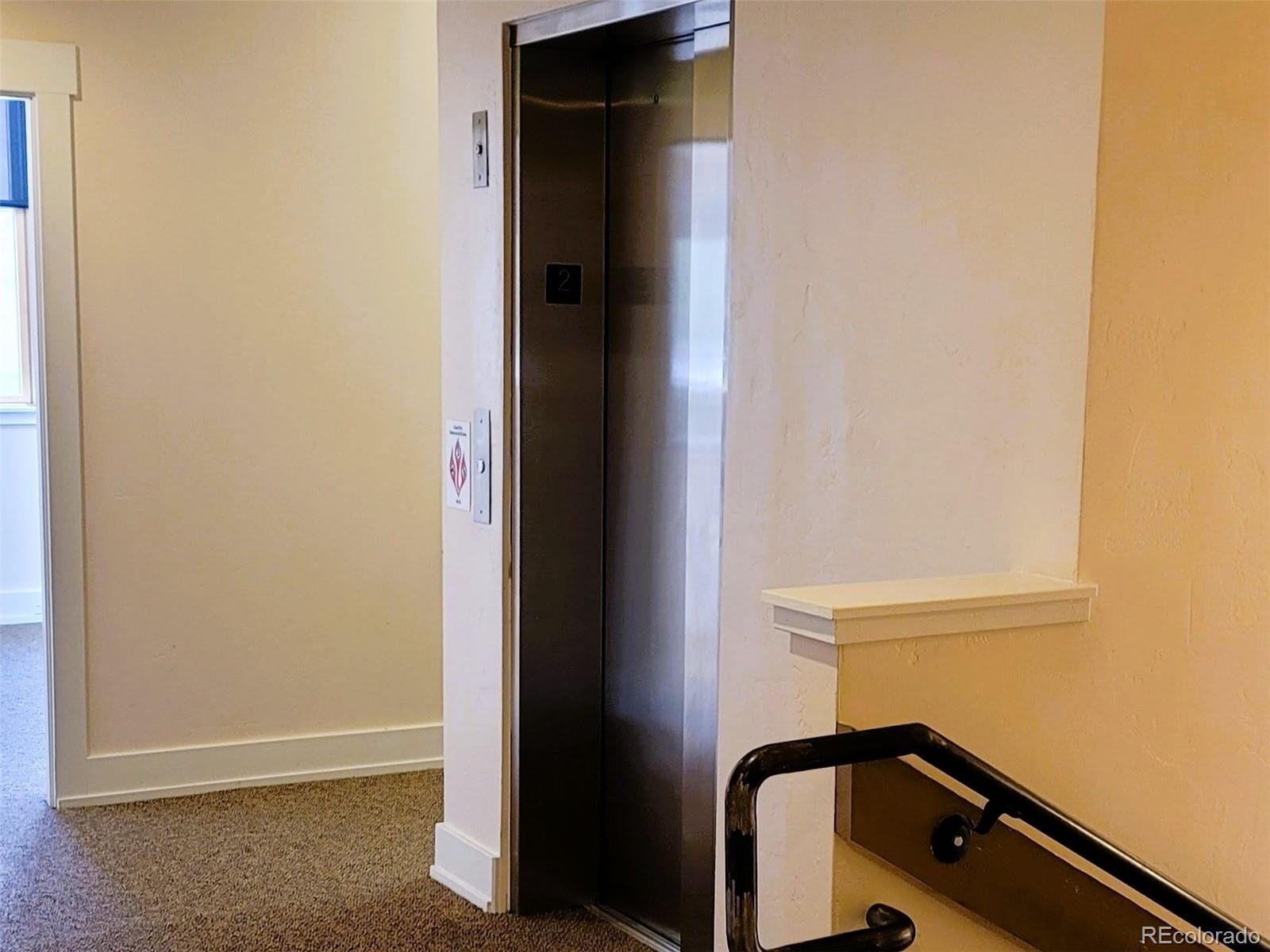 130 W Sackett Avenue Unit: L