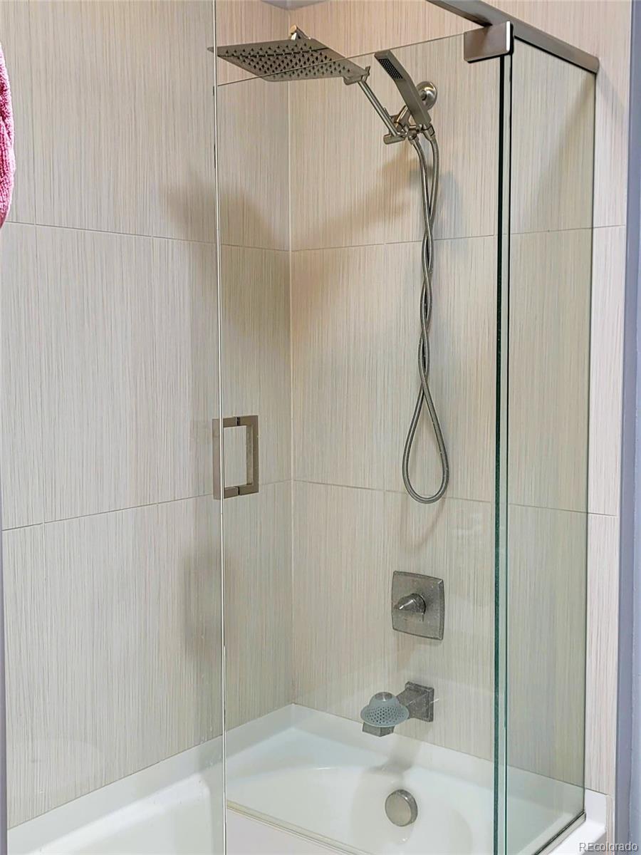 130 W Sackett Avenue Unit: L