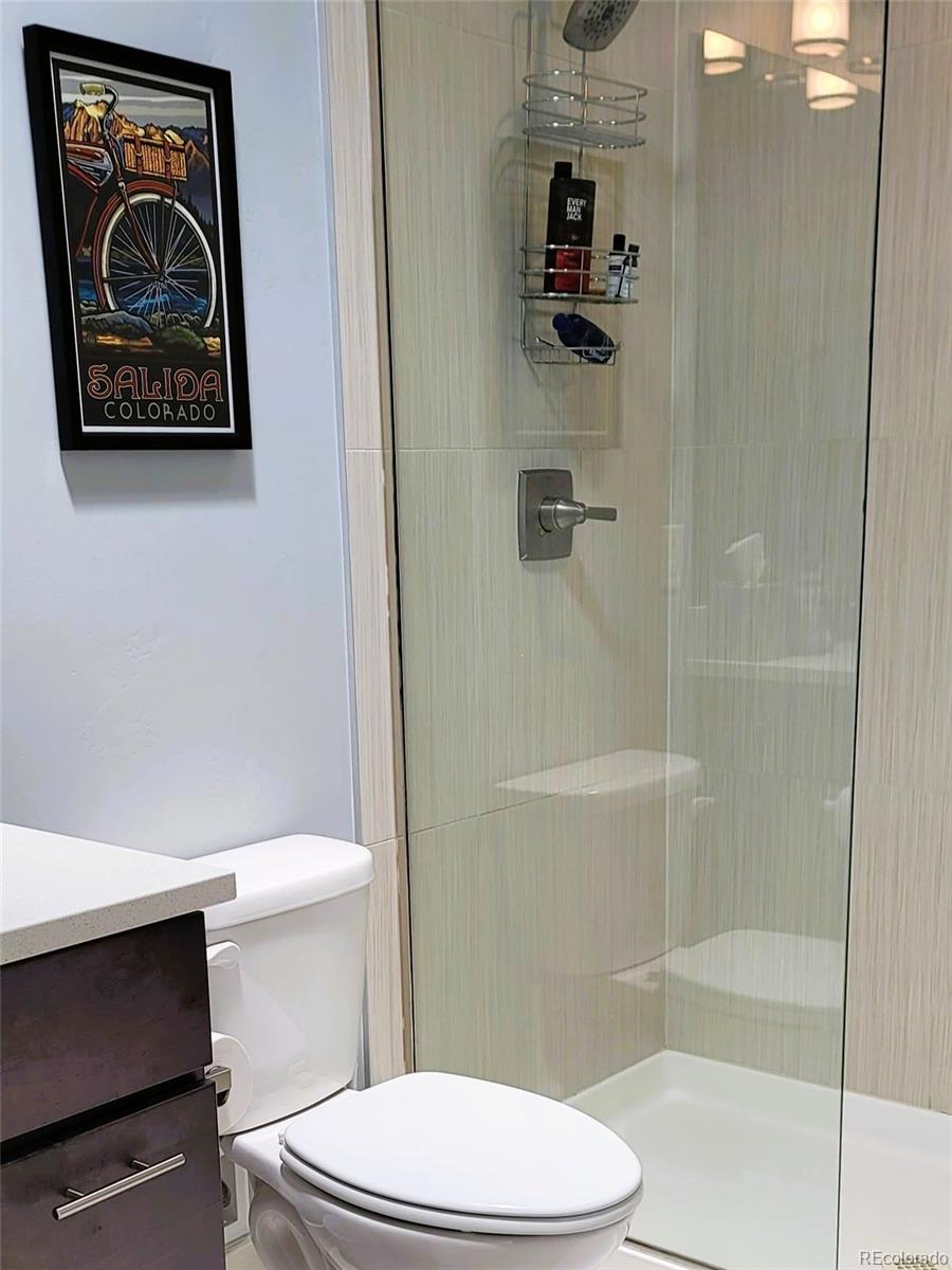 130 W Sackett Avenue Unit: L