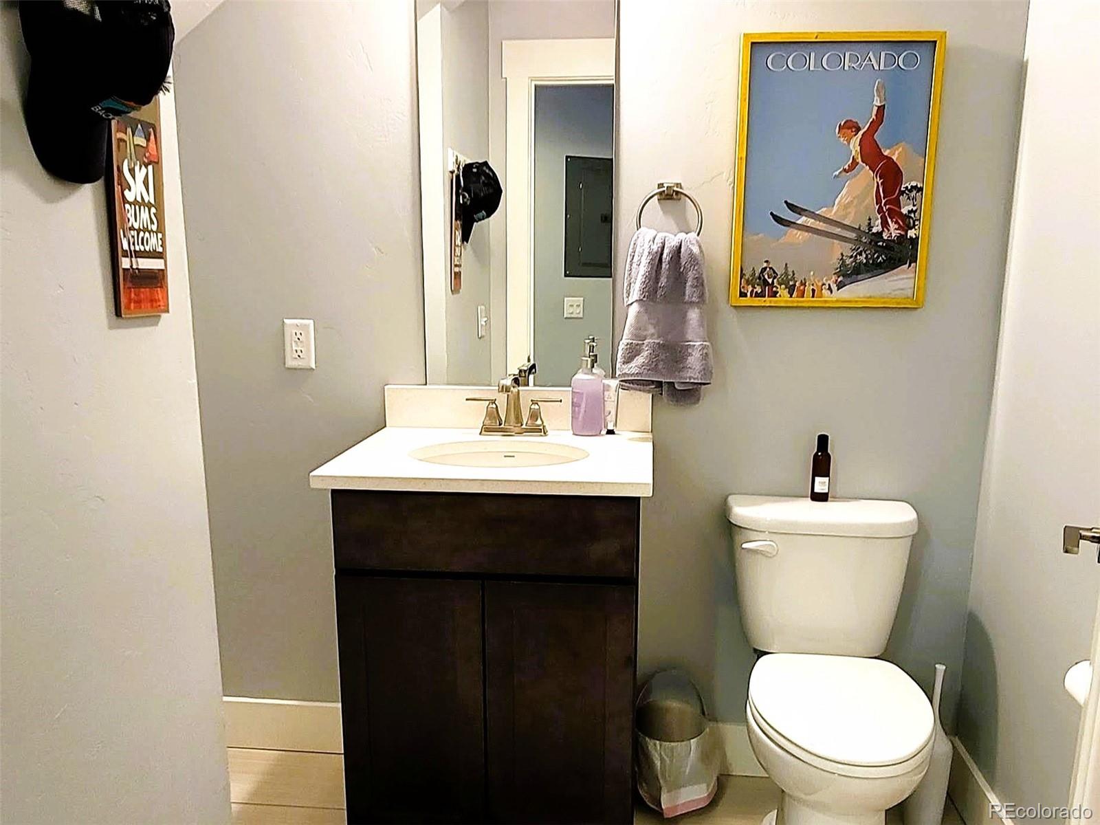 130 W Sackett Avenue Unit: L
