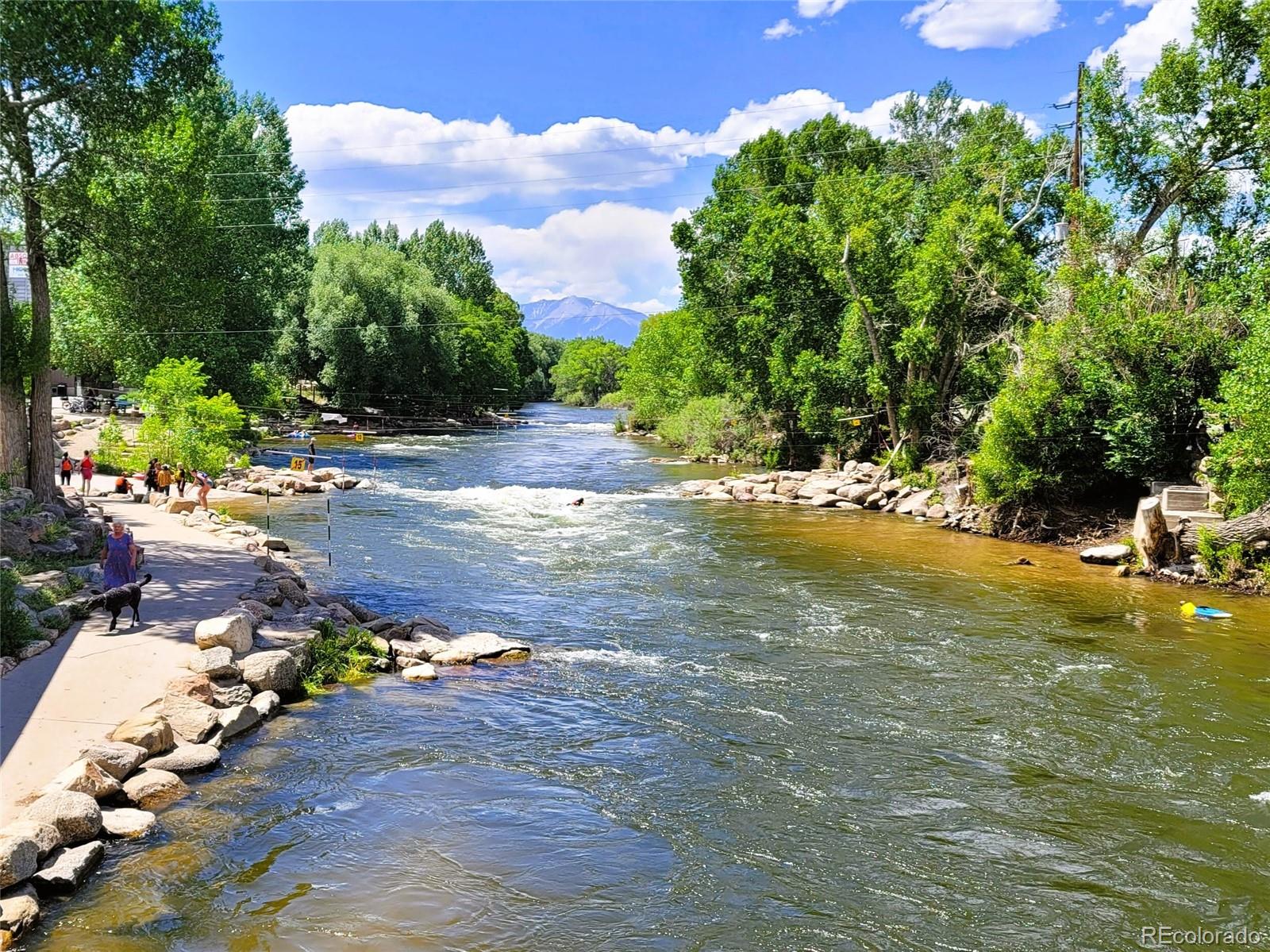 130 W Sackett Avenue Unit: L