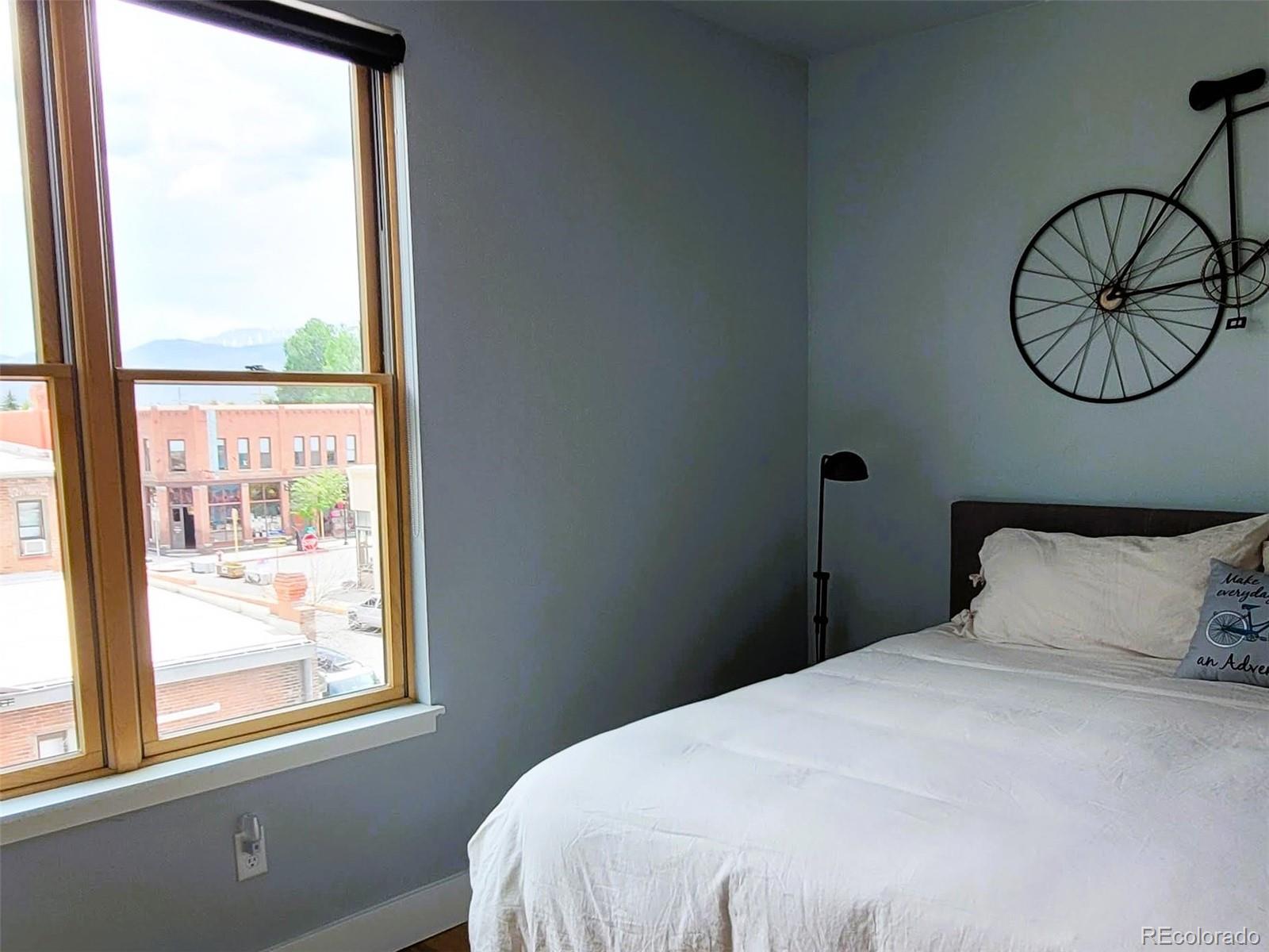130 W Sackett Avenue Unit: L