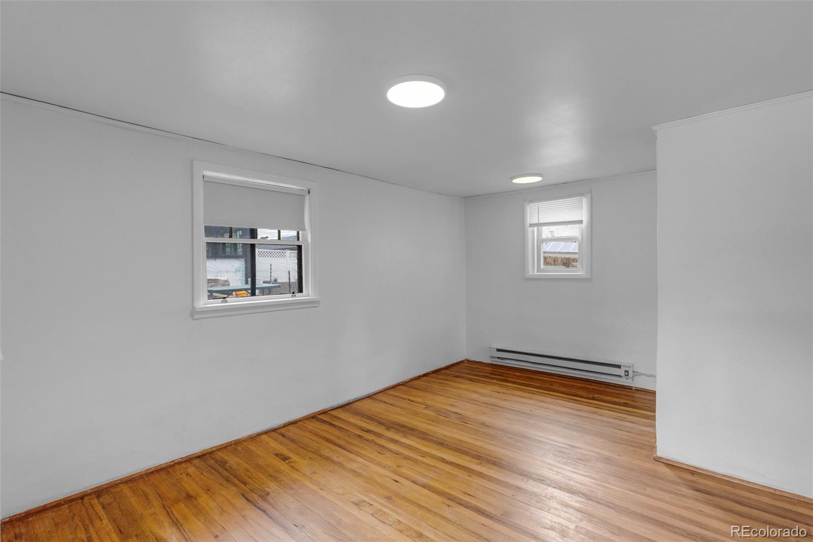548 E 3rd Street