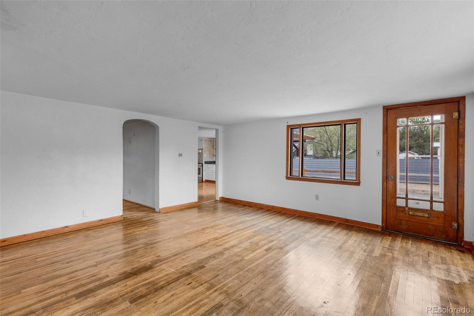 548 E 3rd Street