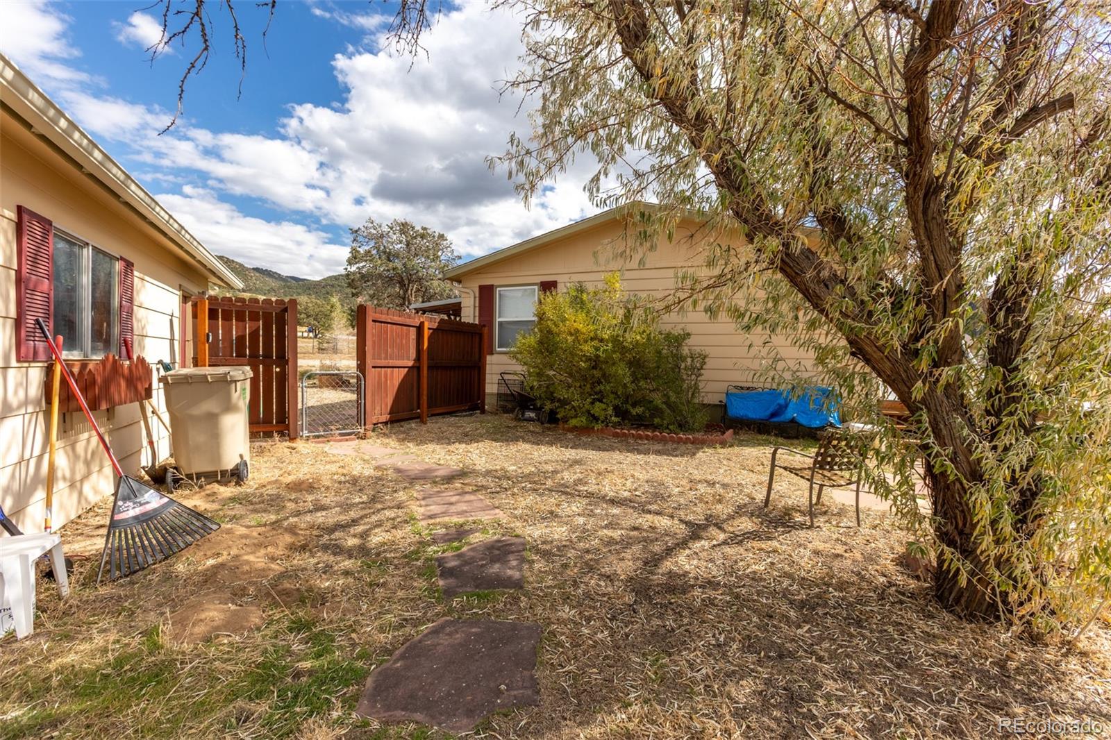 9935 E Cherokee Drive