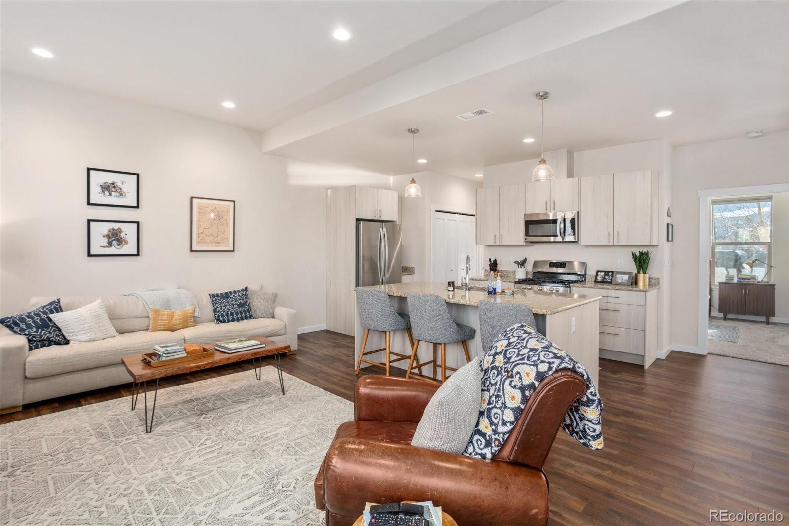 728 Oak Street Unit: O