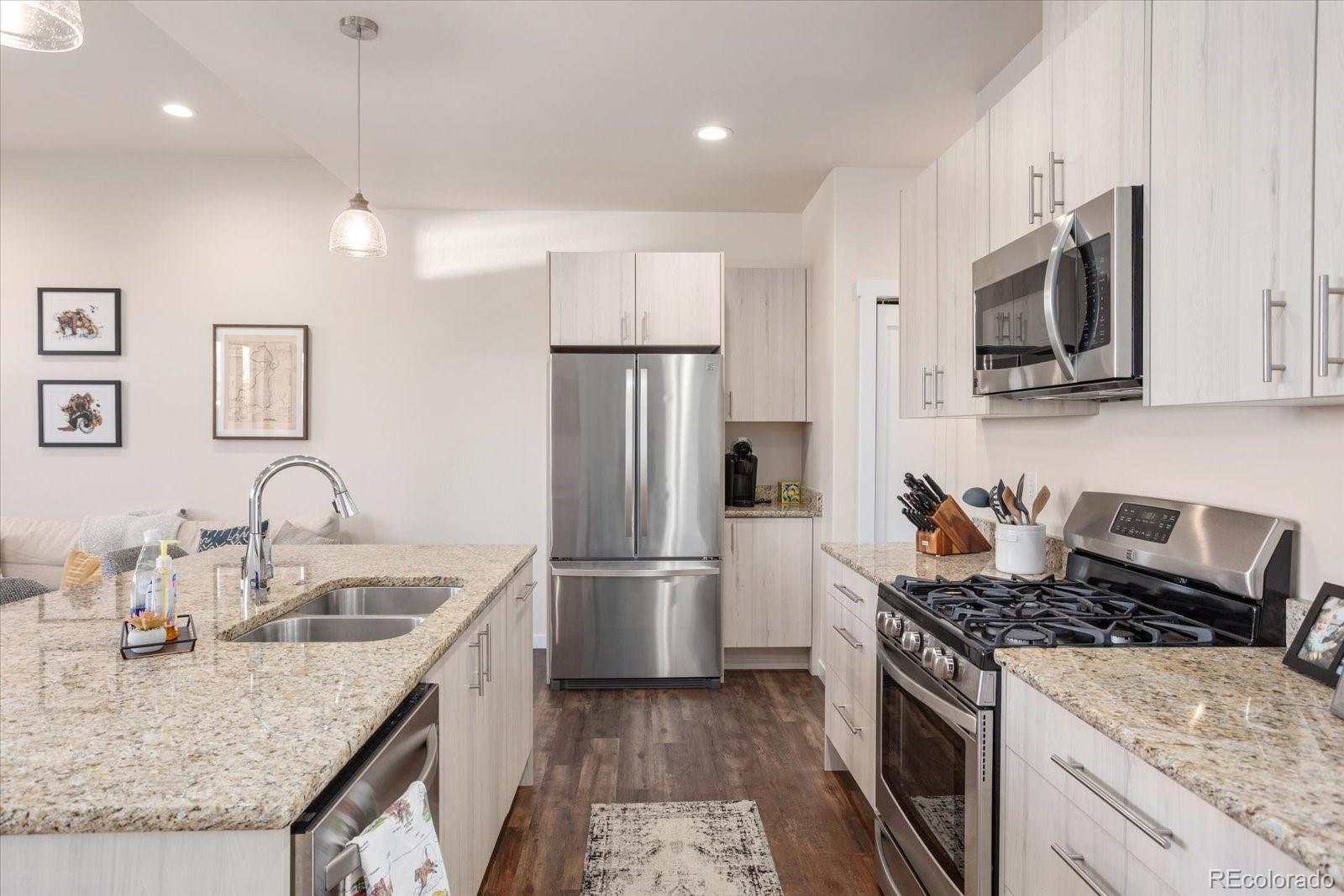 728 Oak Street Unit: O