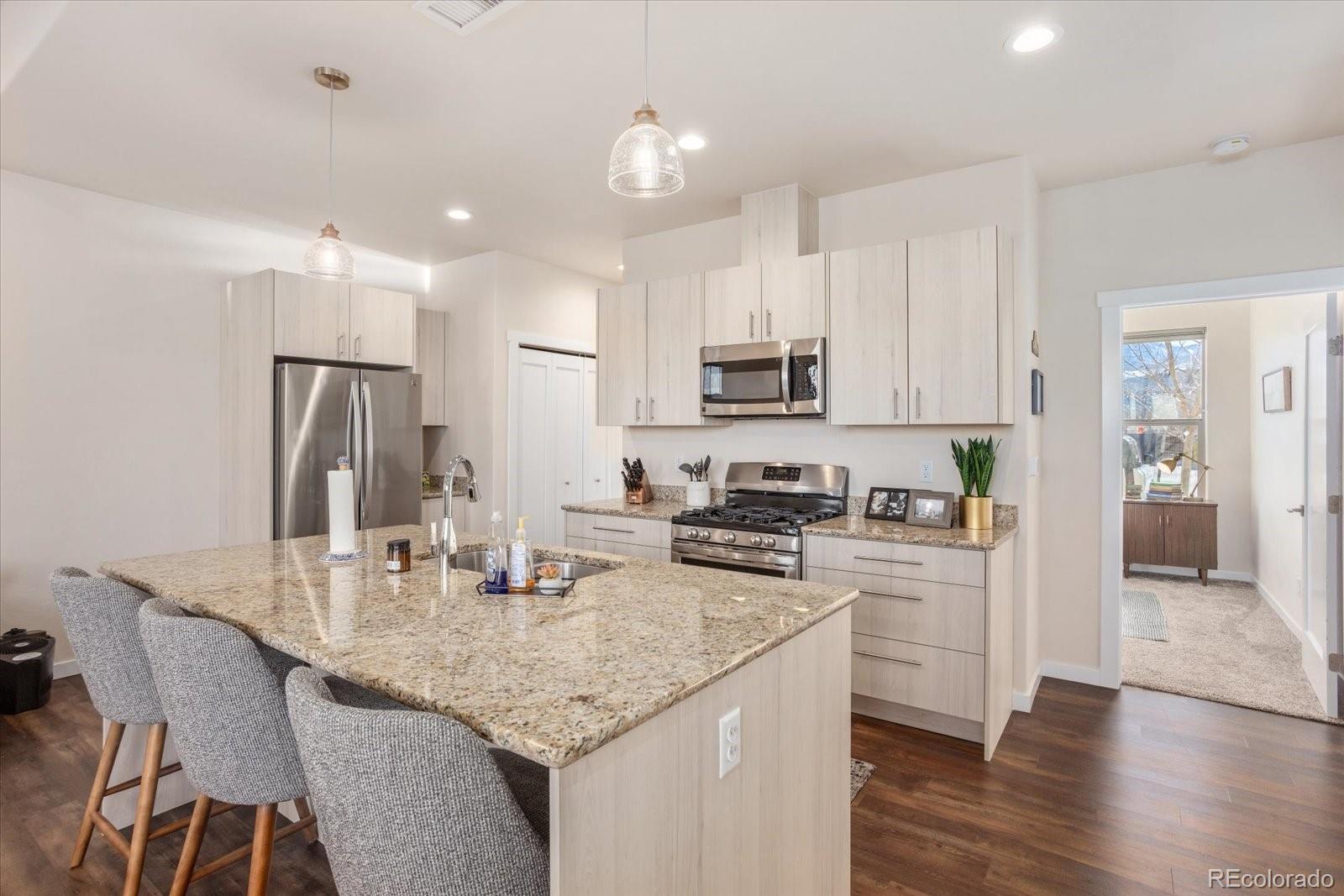728 Oak Street Unit: O
