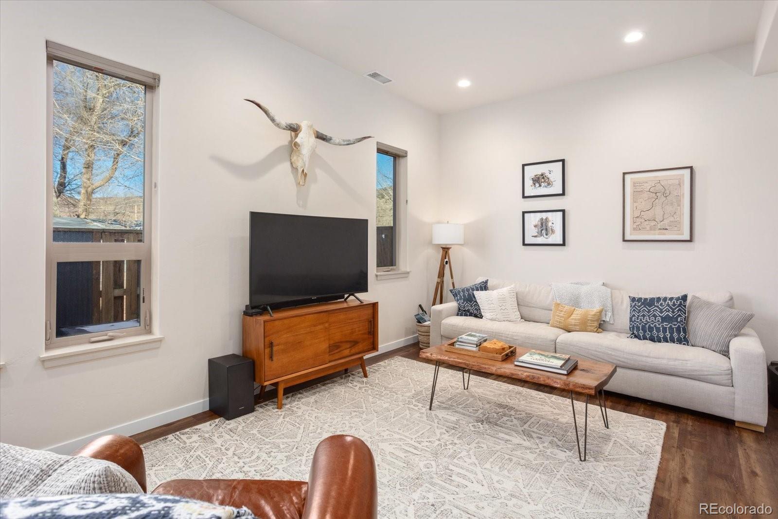 728 Oak Street Unit: O