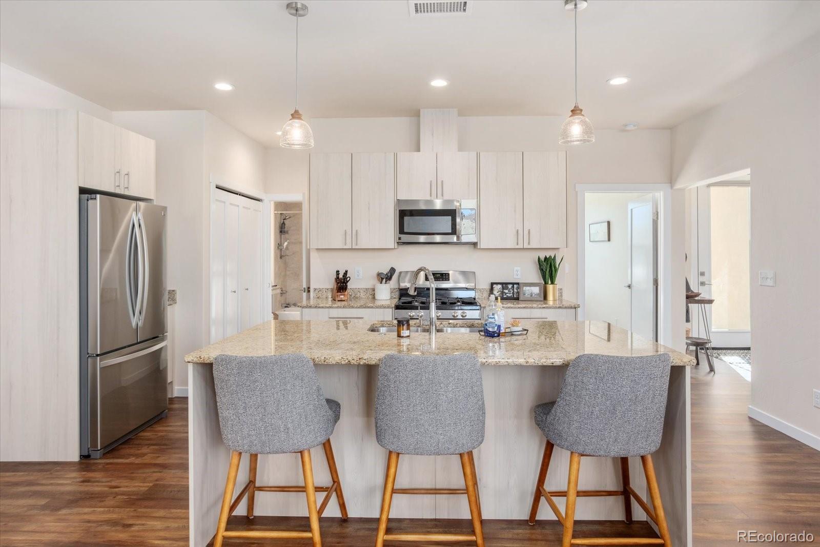 728 Oak Street Unit: O