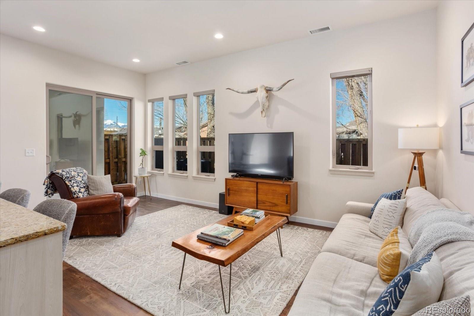 728 Oak Street Unit: O