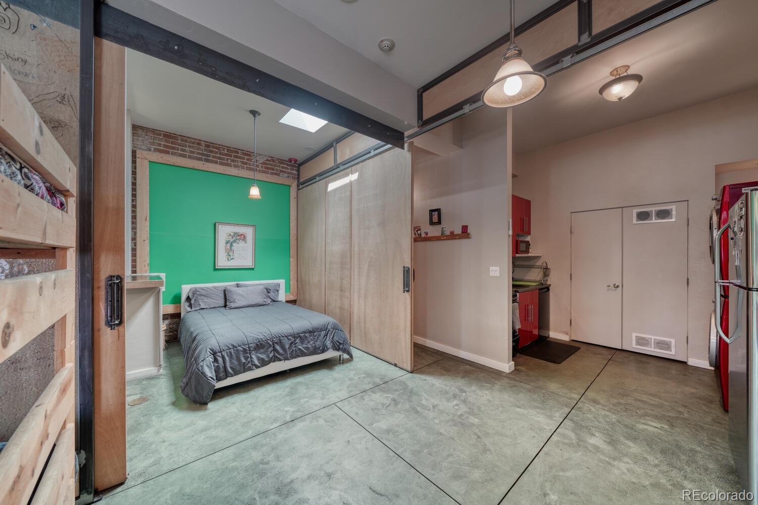 119 E 1st Street Unit: C3