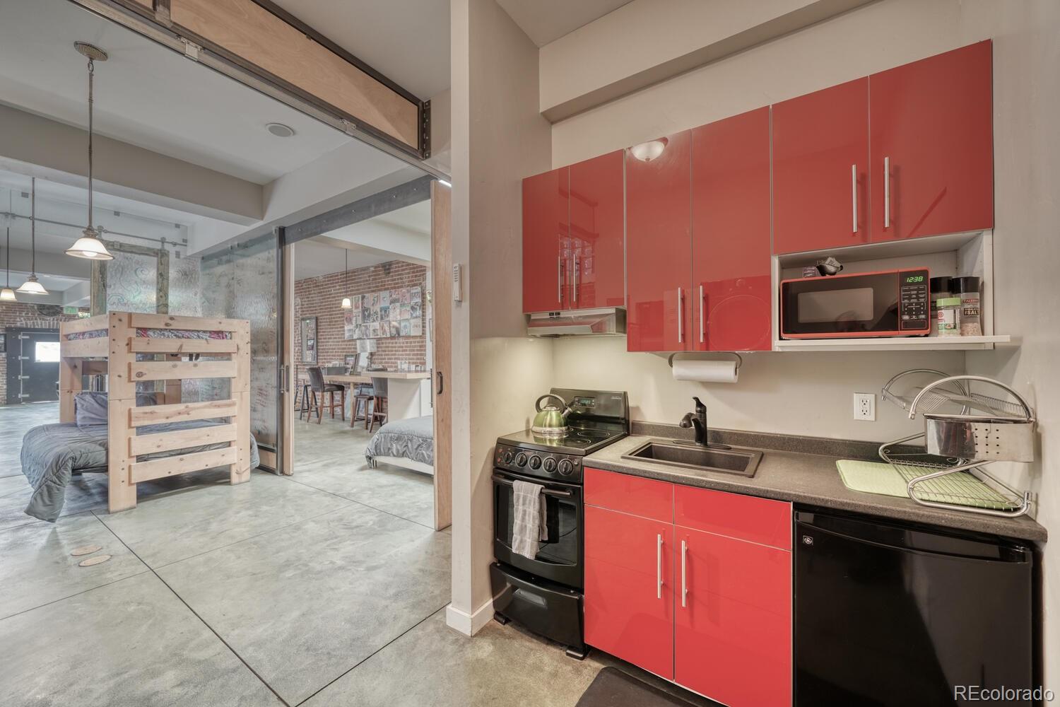 119 E 1st Street Unit: C3
