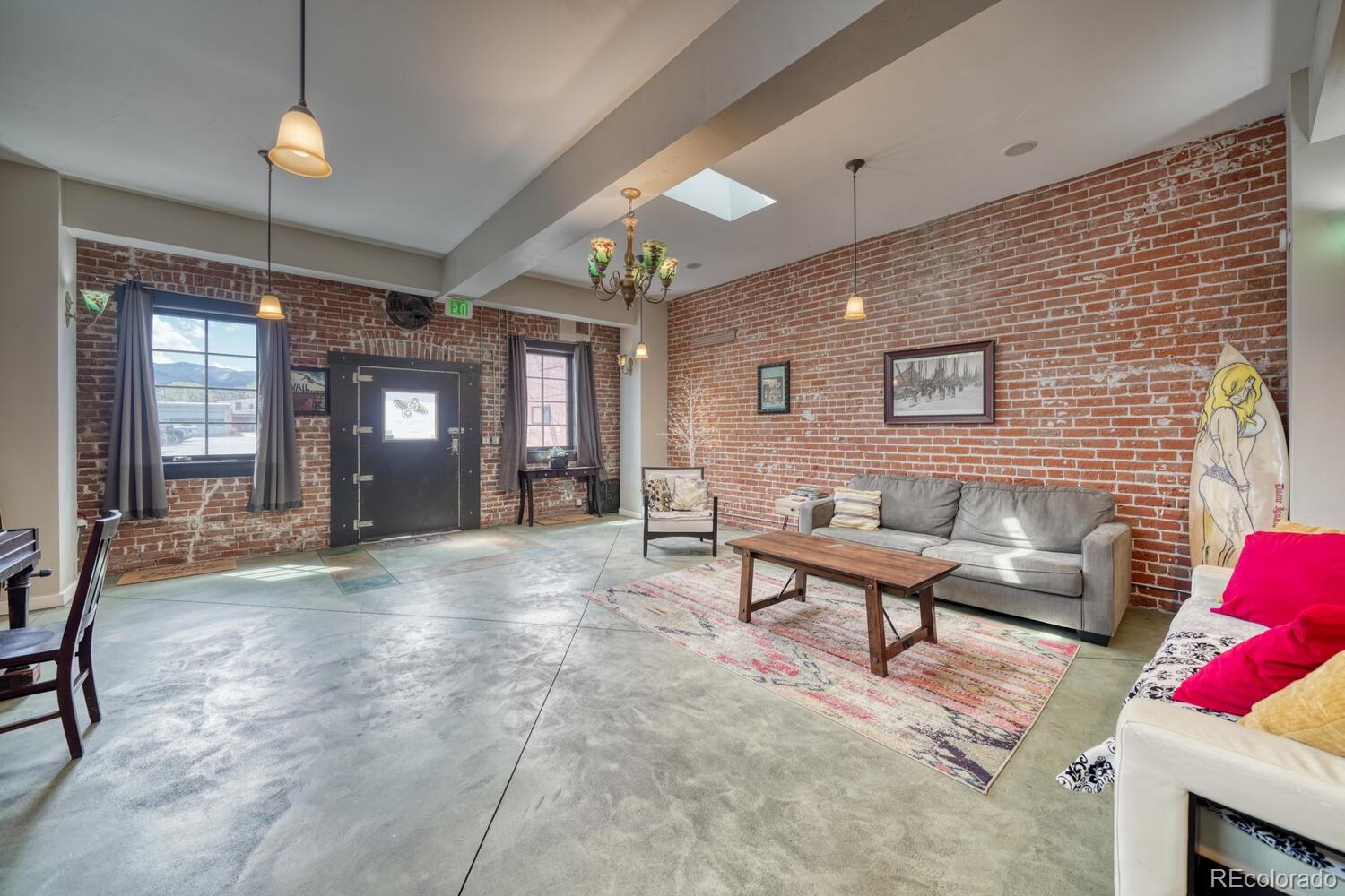 119 E 1st Street Unit: C3