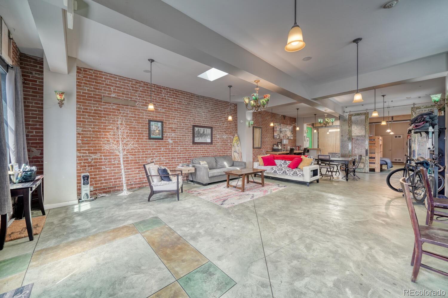 119 E 1st Street Unit: C3
