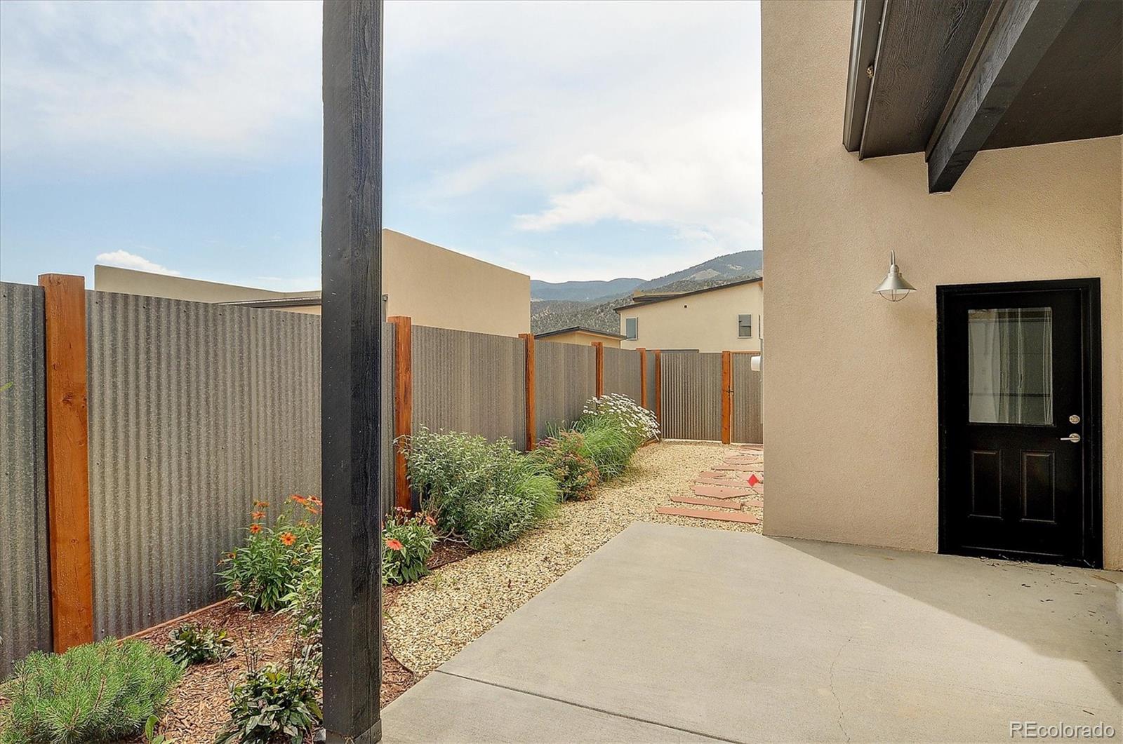 1135 Agate Lane