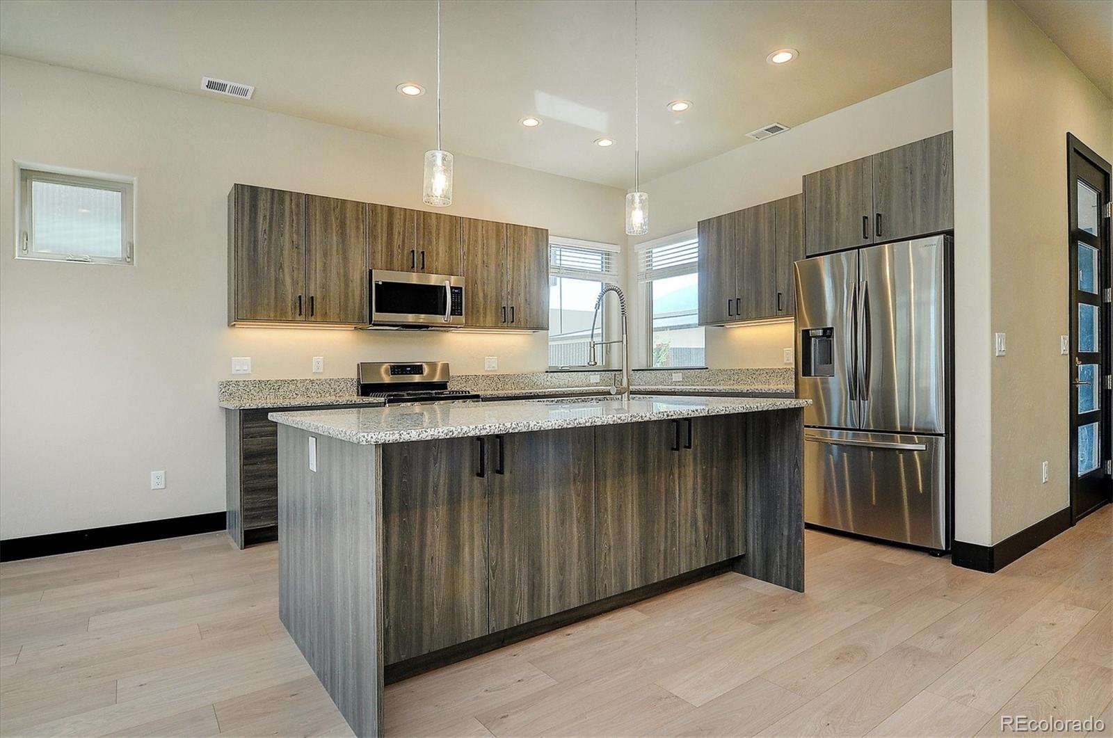 1135 Agate Lane