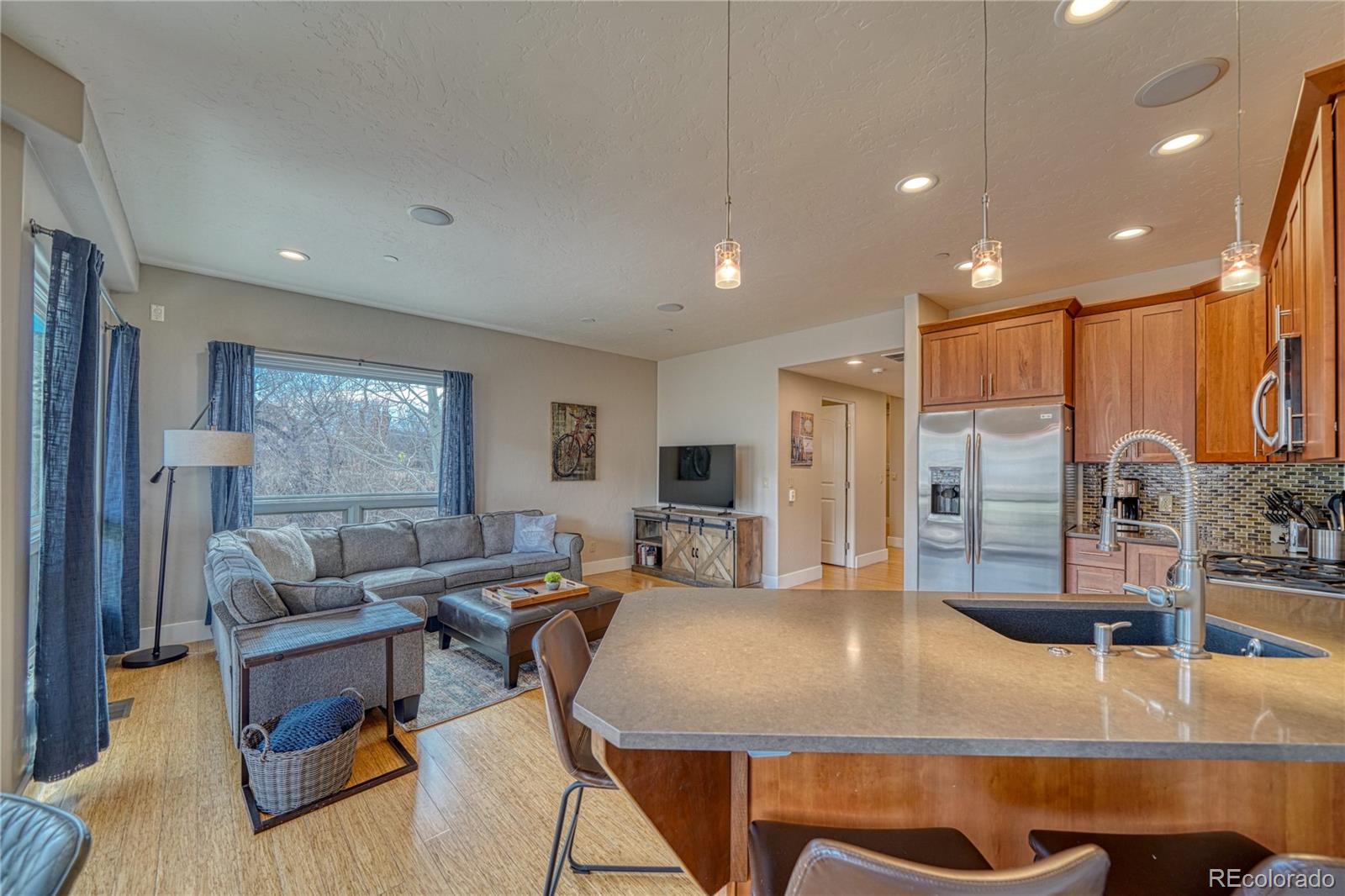 536 E First Street Unit: O