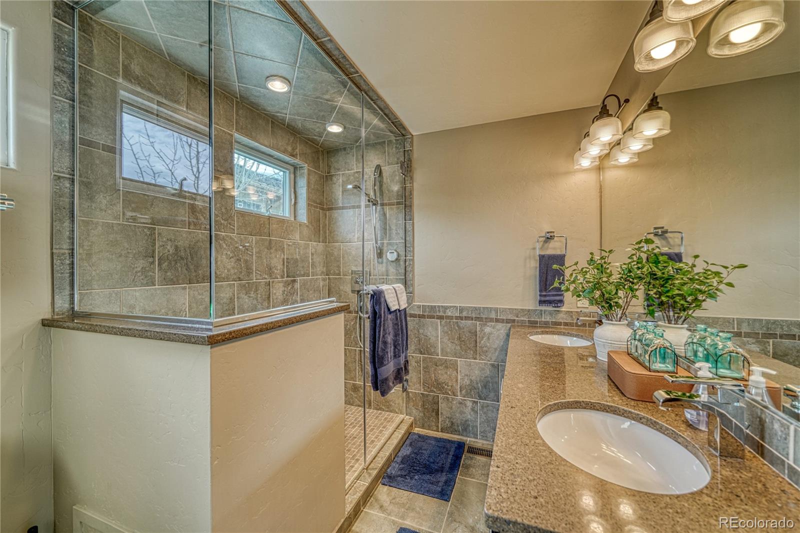536 E First Street Unit: O