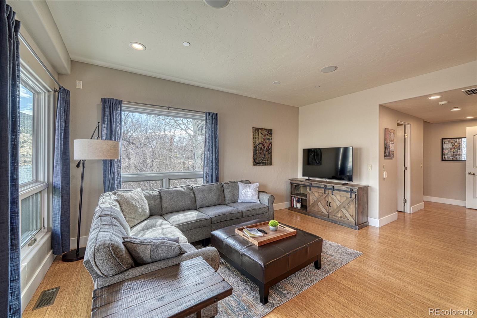 536 E First Street Unit: O