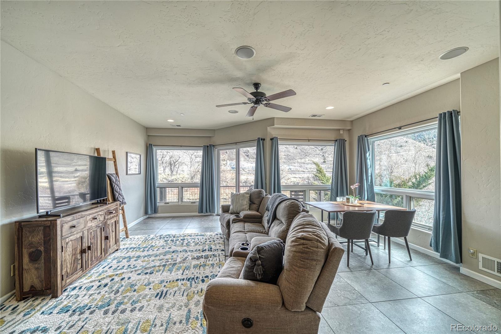 536 E First Street Unit: O