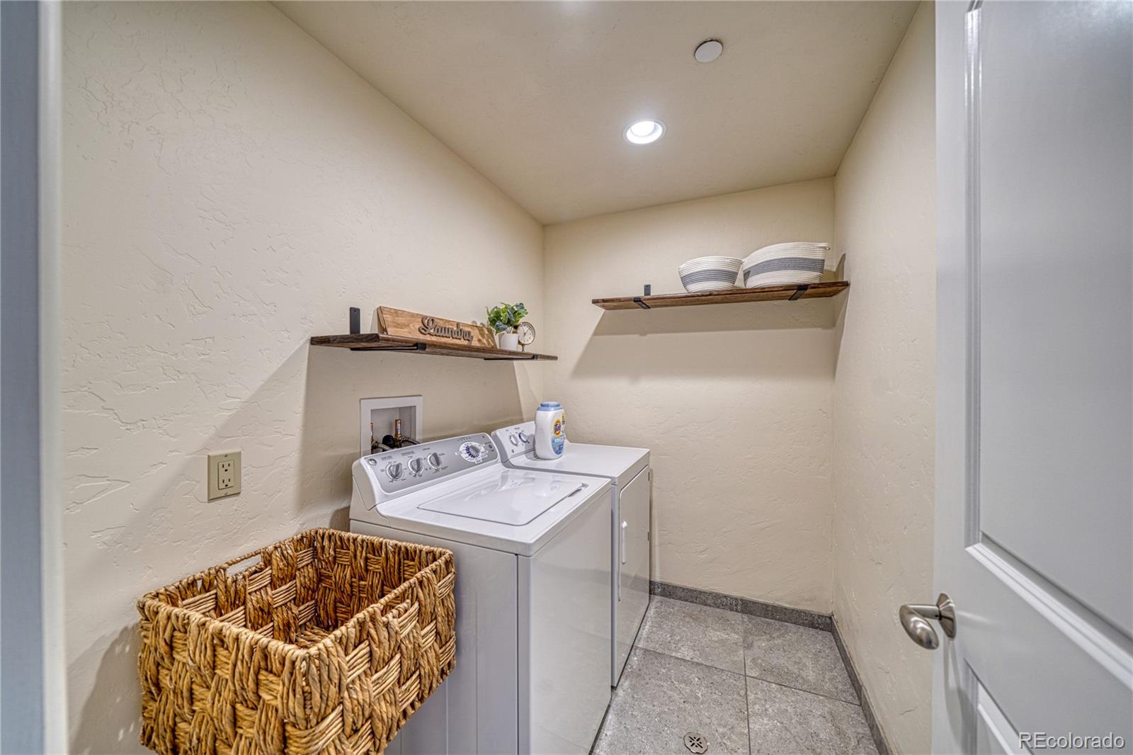 536 E First Street Unit: O