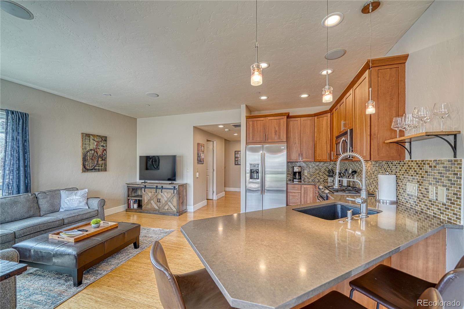 536 E First Street Unit: O