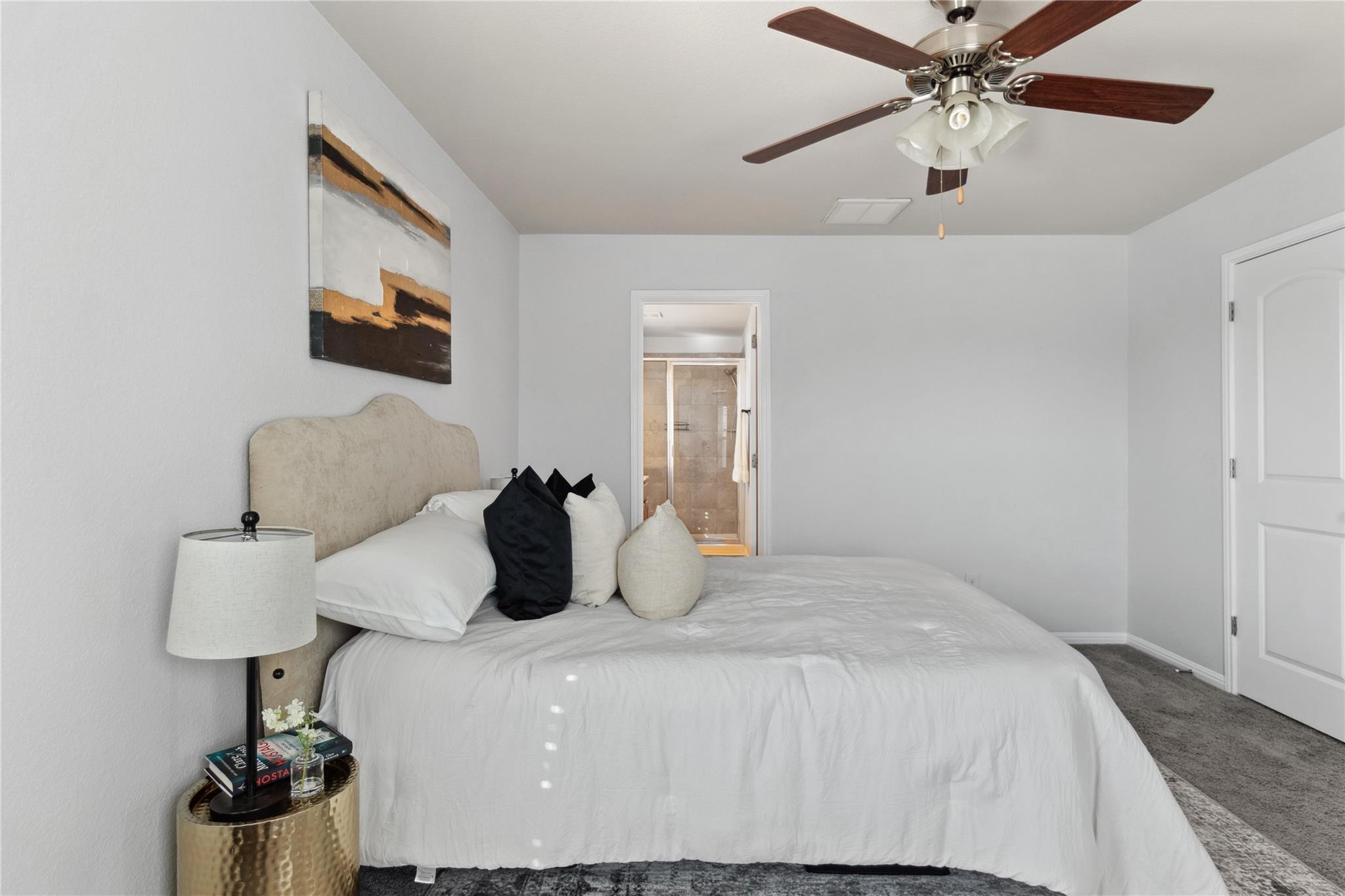 208 Callahan LN