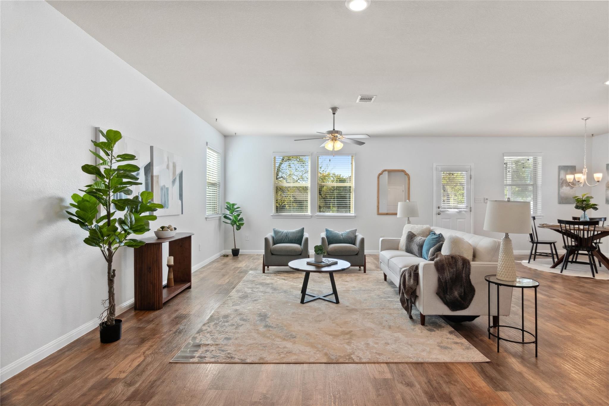 208 Callahan LN