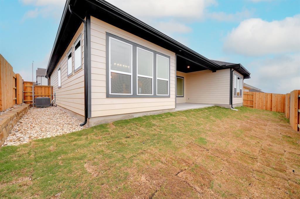 156 Twistleaf DR