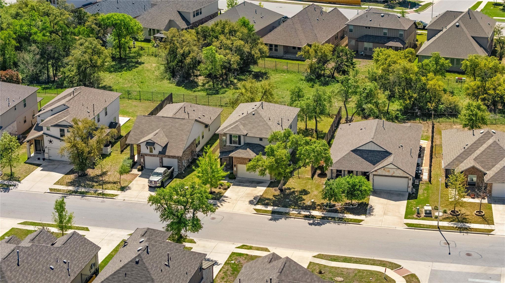 208 Callahan LN
