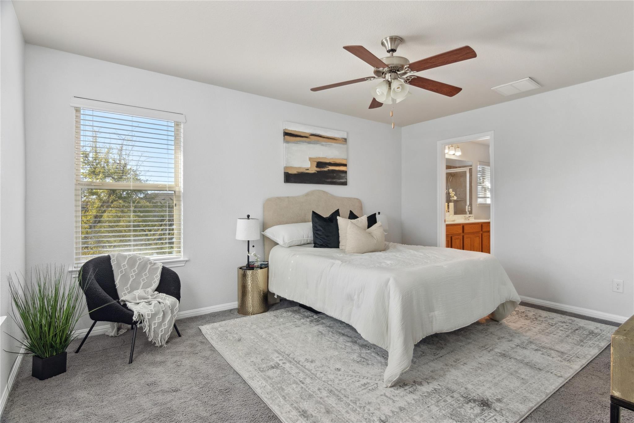 208 Callahan LN
