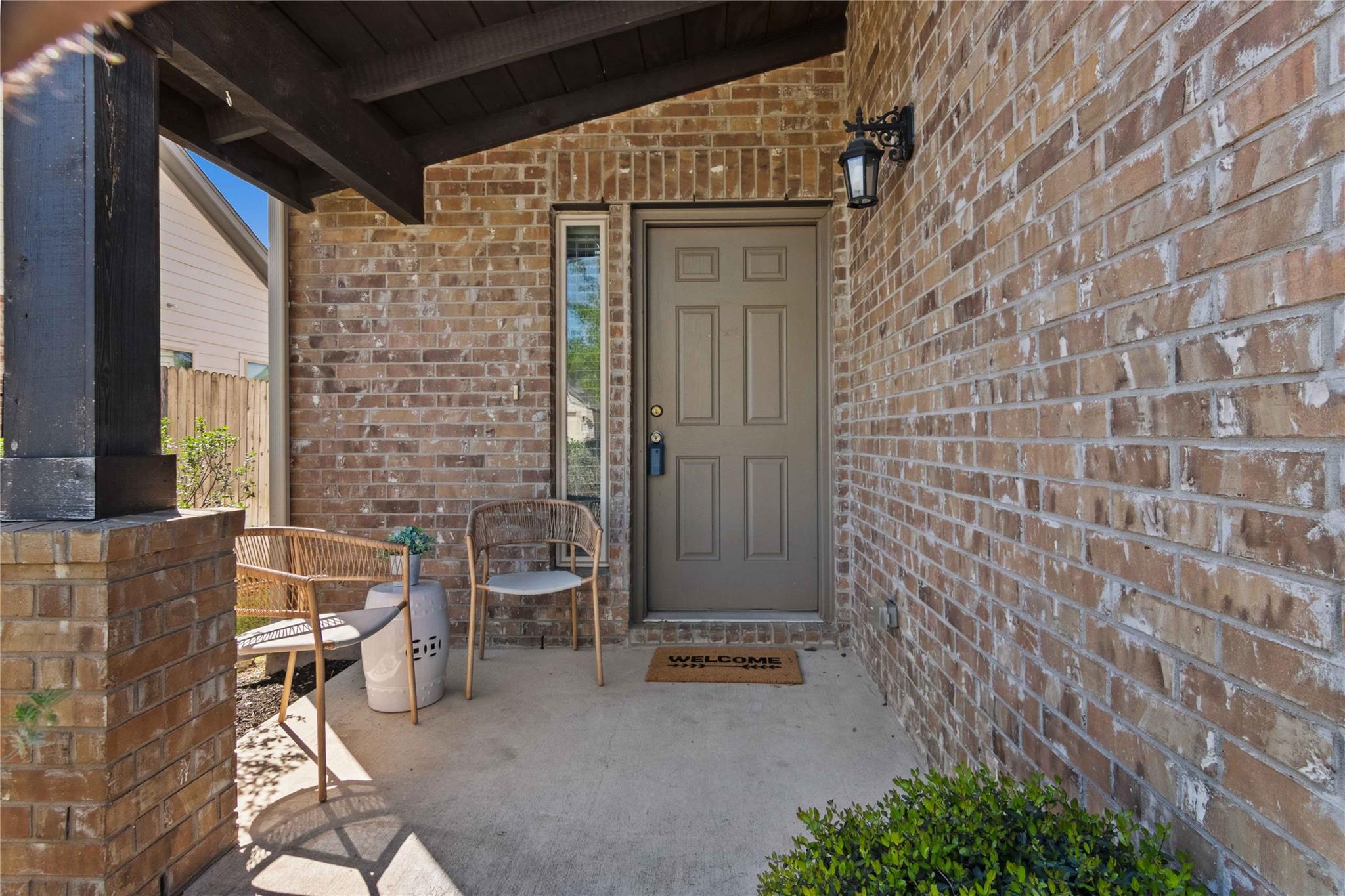 208 Callahan LN