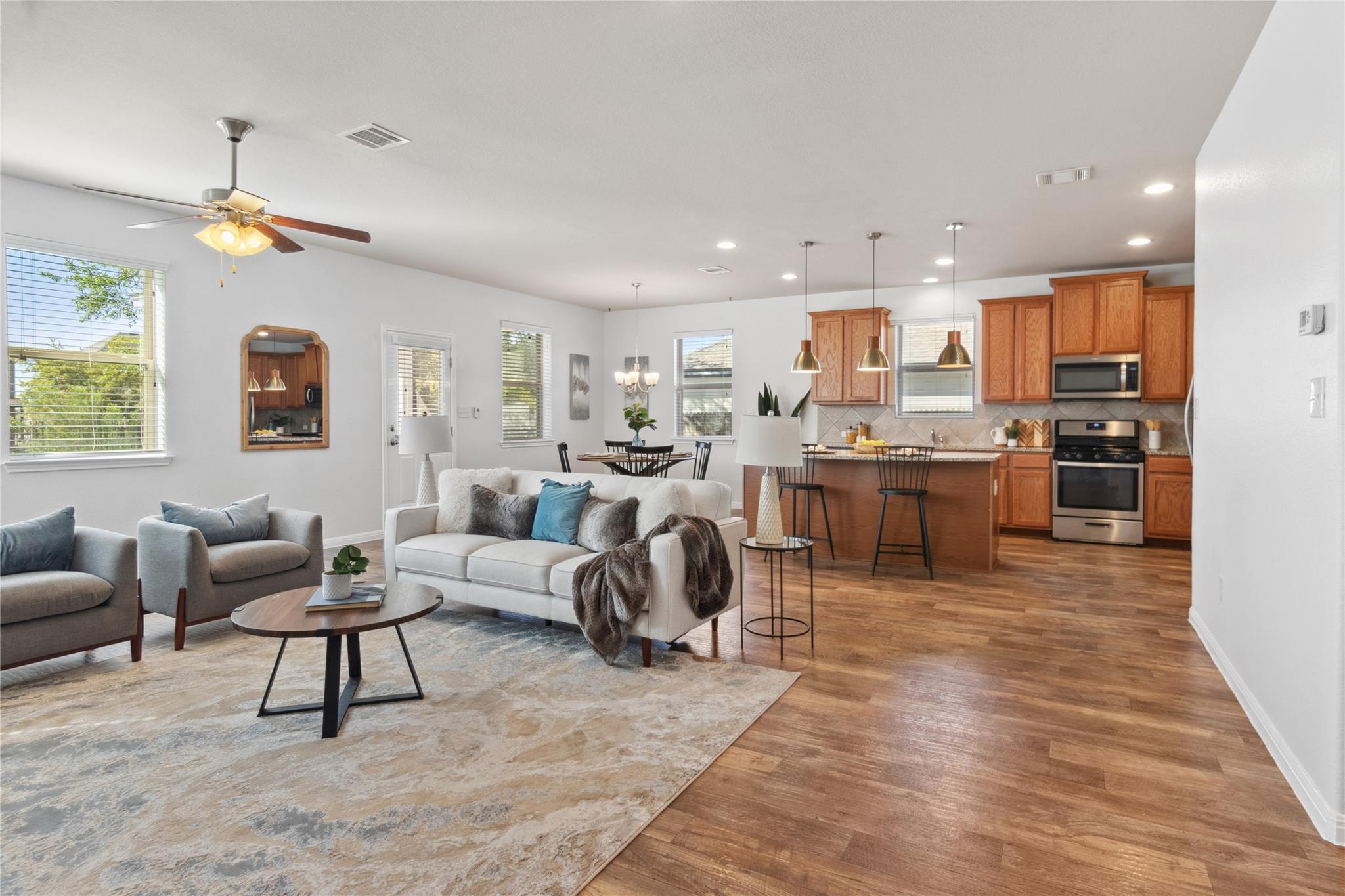 208 Callahan LN