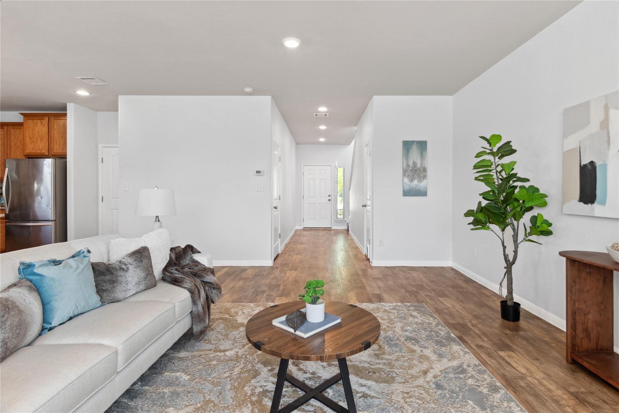 208 Callahan LN