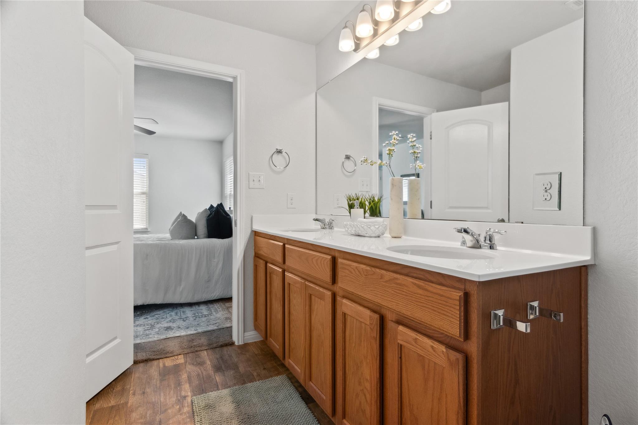 208 Callahan LN