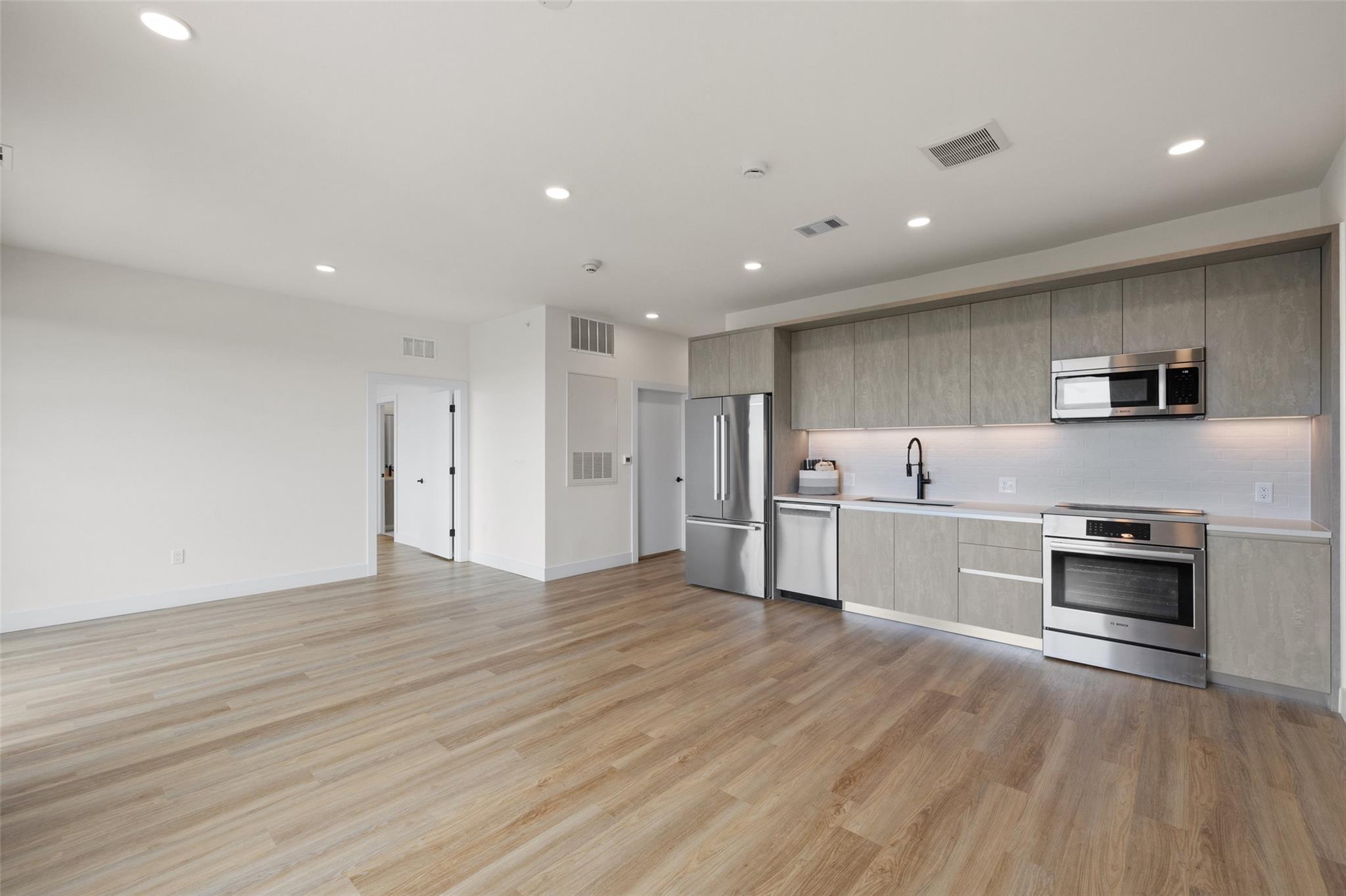 4315 S Congress Ave # 532