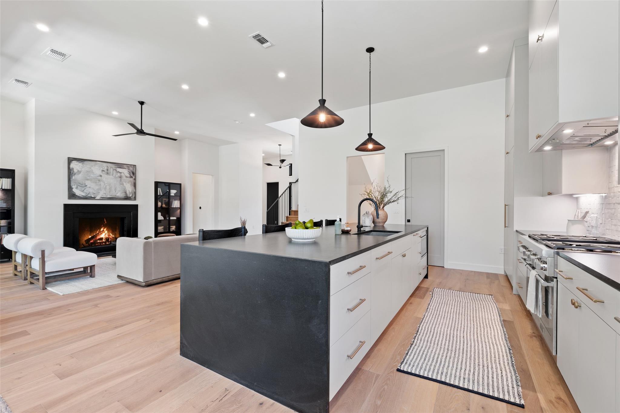 5218 Valley Oak DR