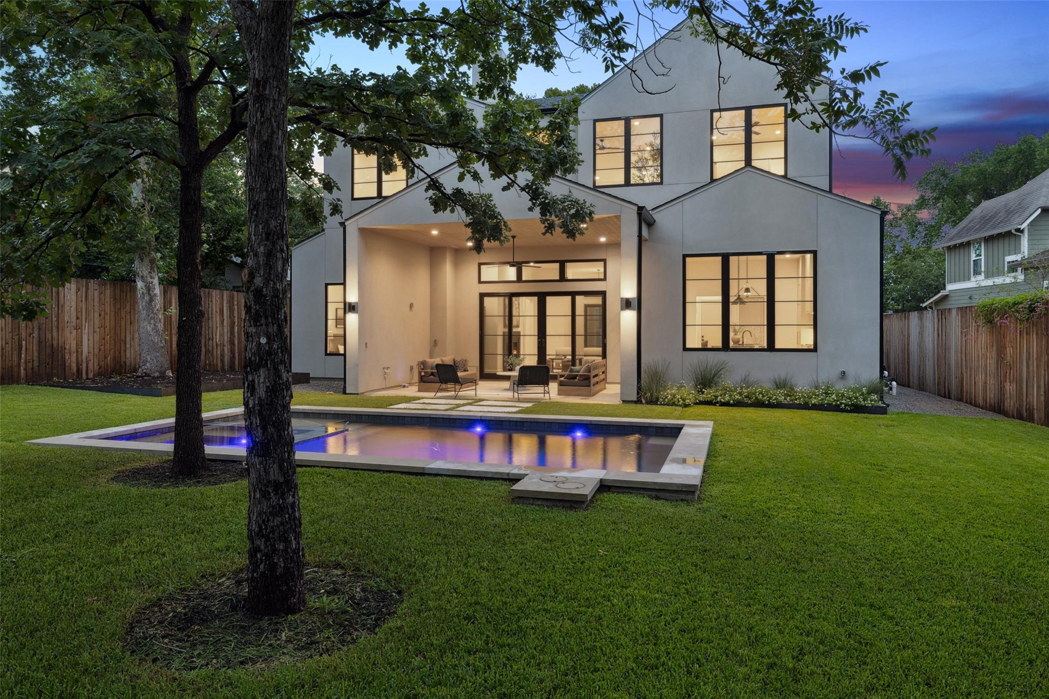 5218 Valley Oak DR