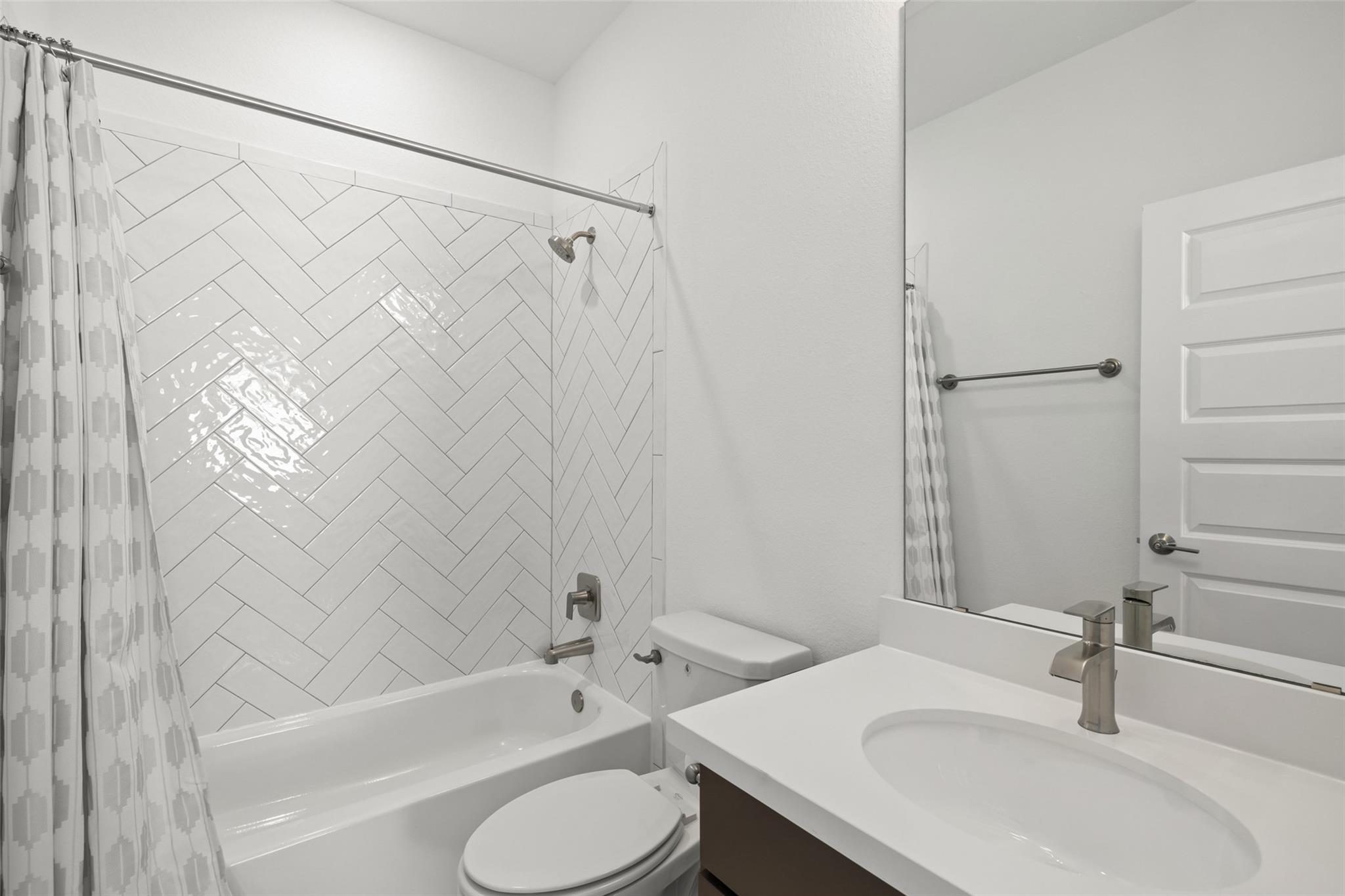 2324 Giona PL