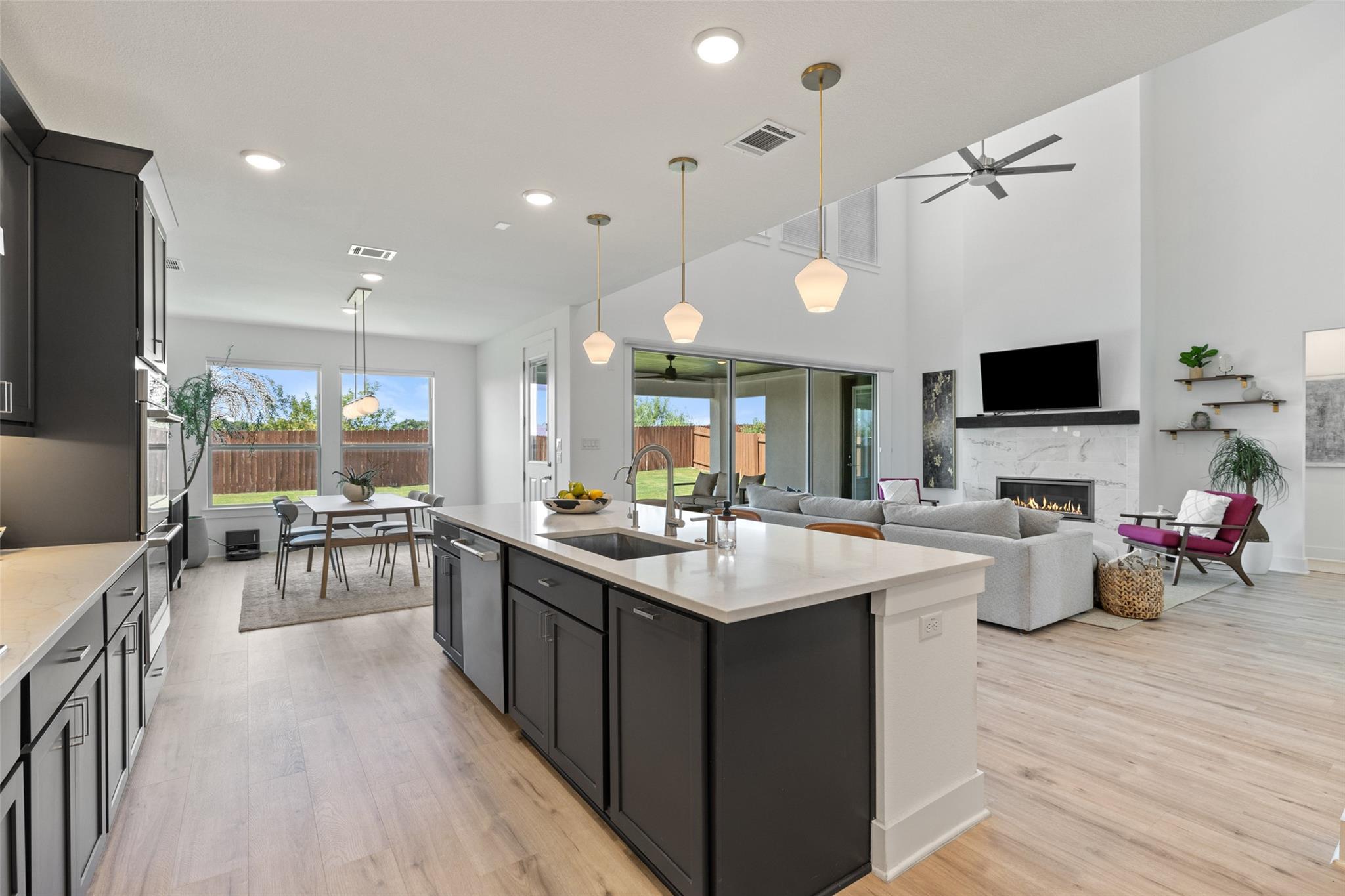 2324 Giona PL