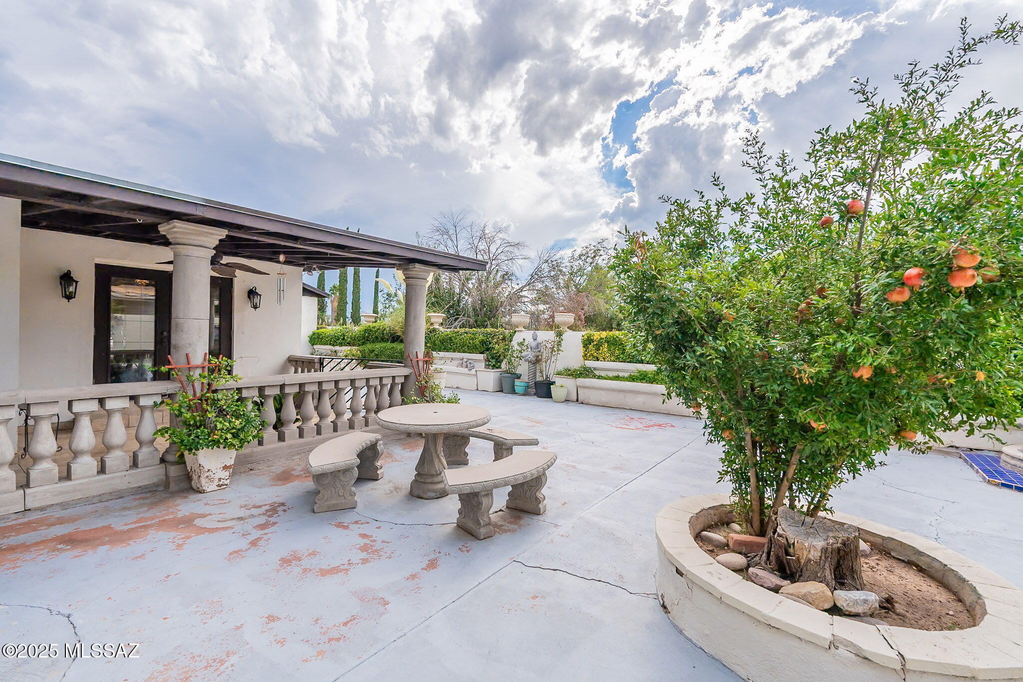 2287 N Calle Empalme