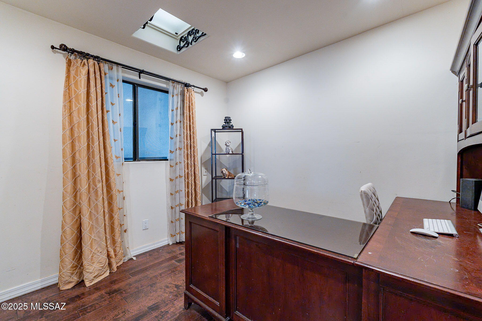 2287 N Calle Empalme