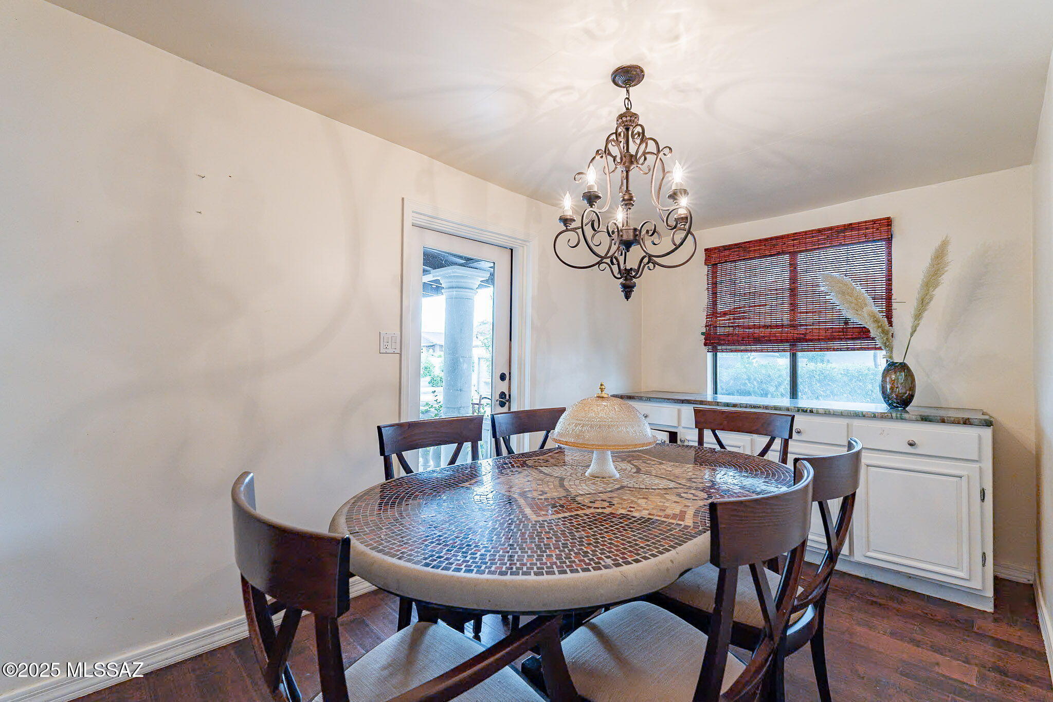2287 N Calle Empalme