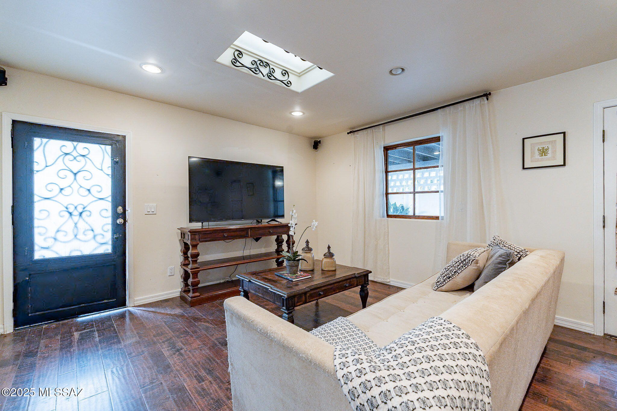 2287 N Calle Empalme