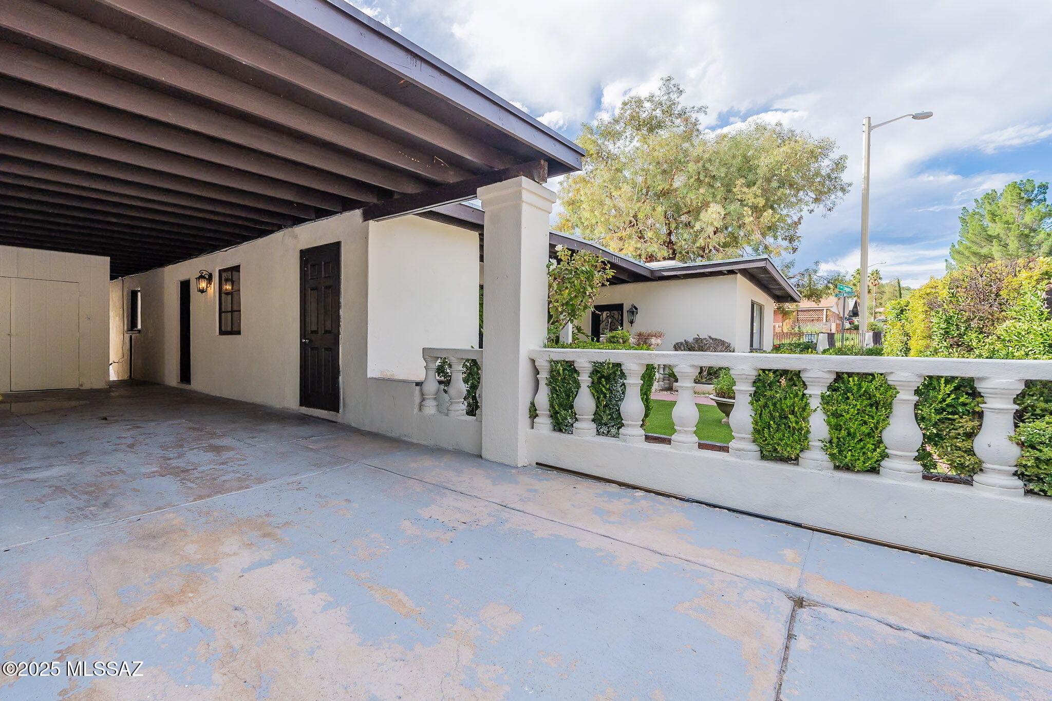 2287 N Calle Empalme