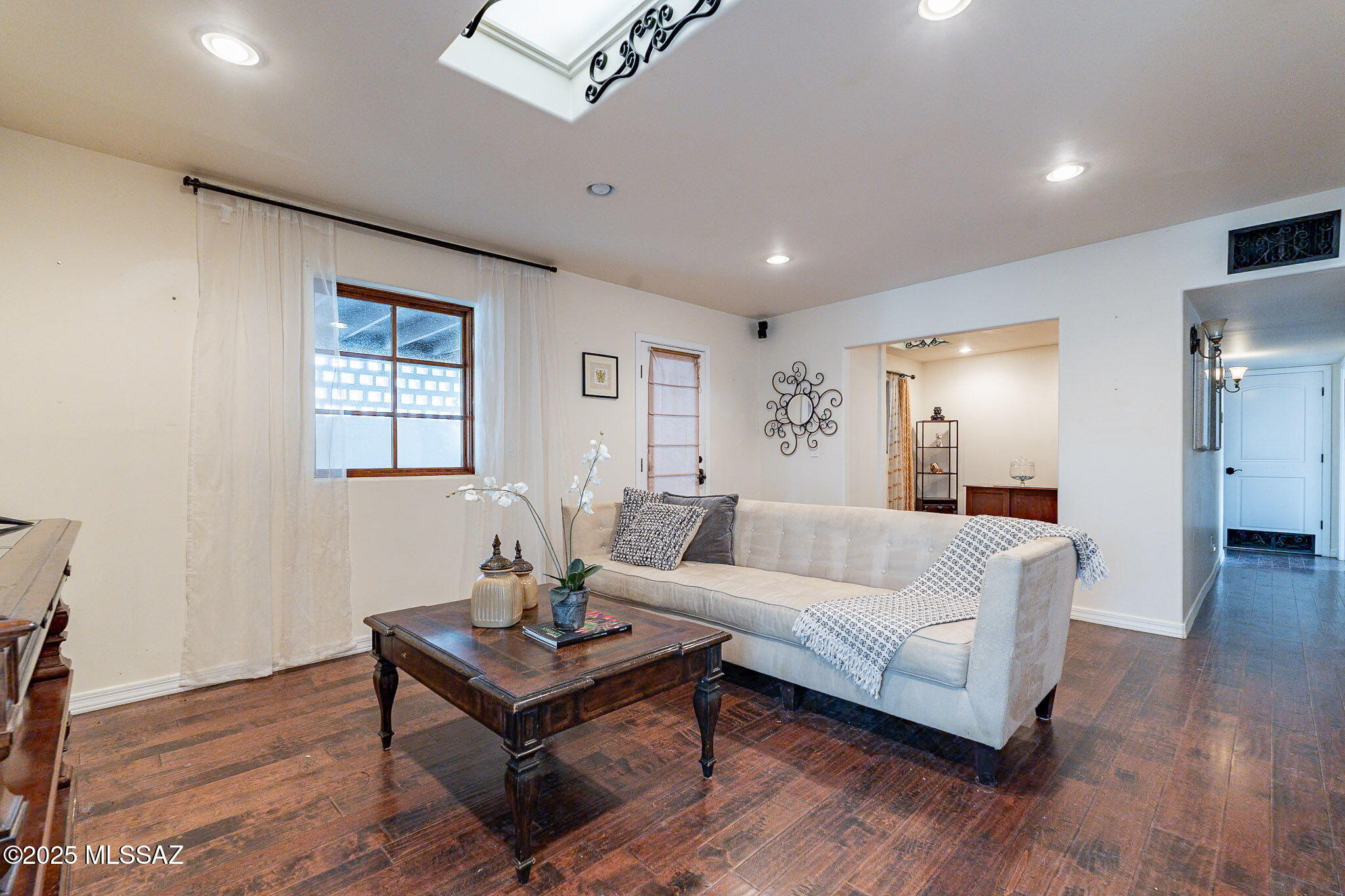 2287 N Calle Empalme