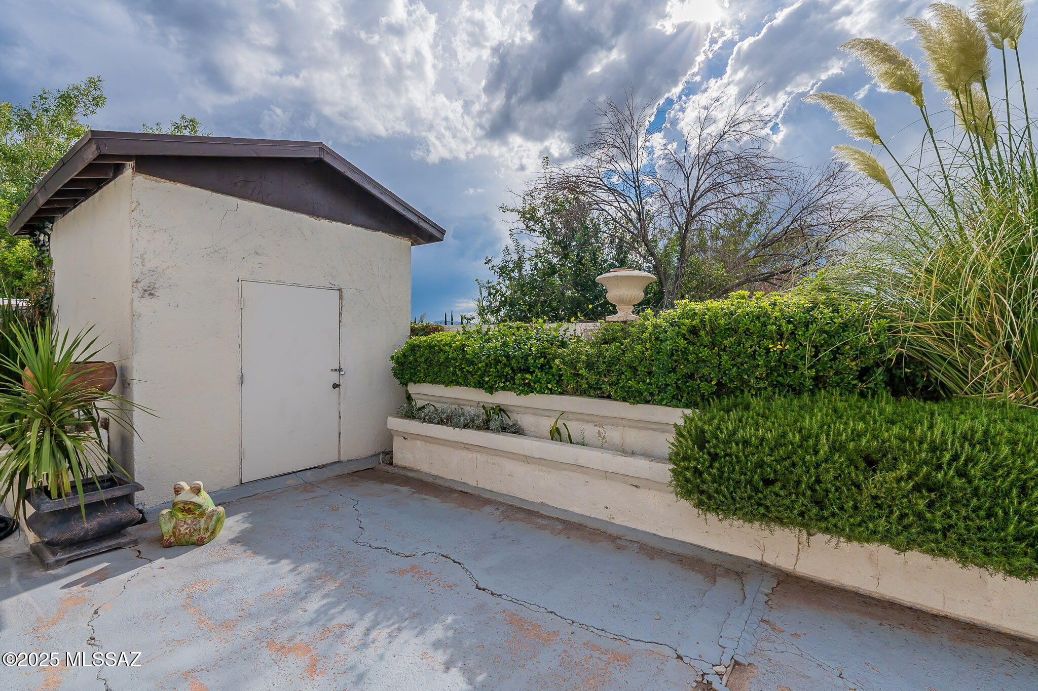 2287 N Calle Empalme